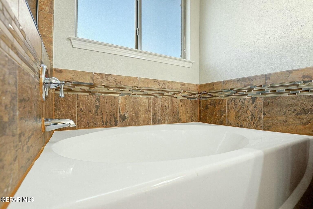 7657 Mundy Creek Drive - Photo 30