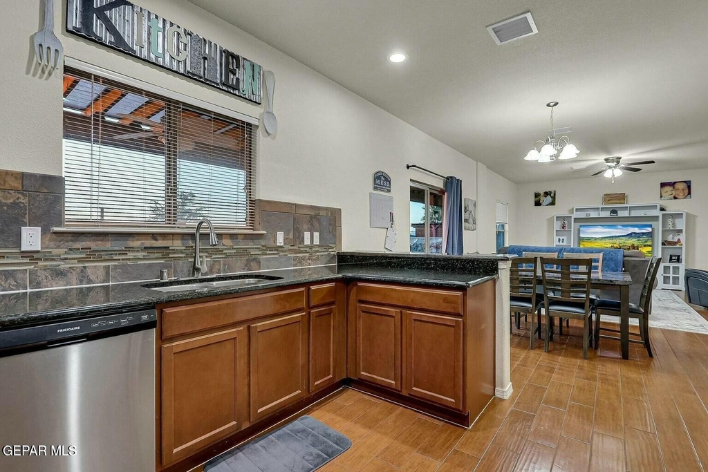 7657 Mundy Creek Drive - Photo 13