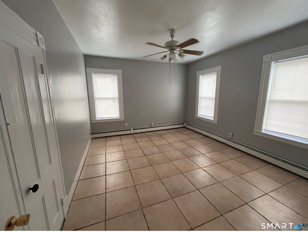 492 Broad Street - Photo 2