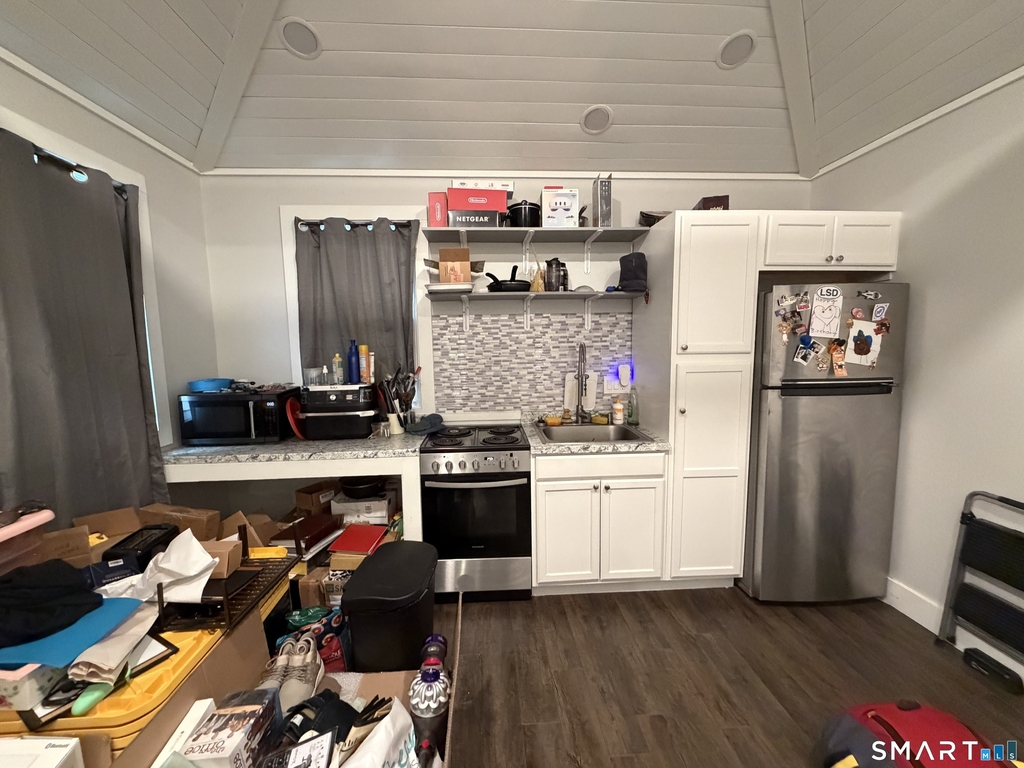 179 Montauk Avenue - Photo 6
