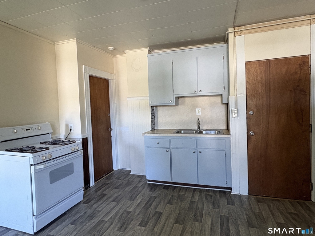 240-242 Washington Street - Photo 3