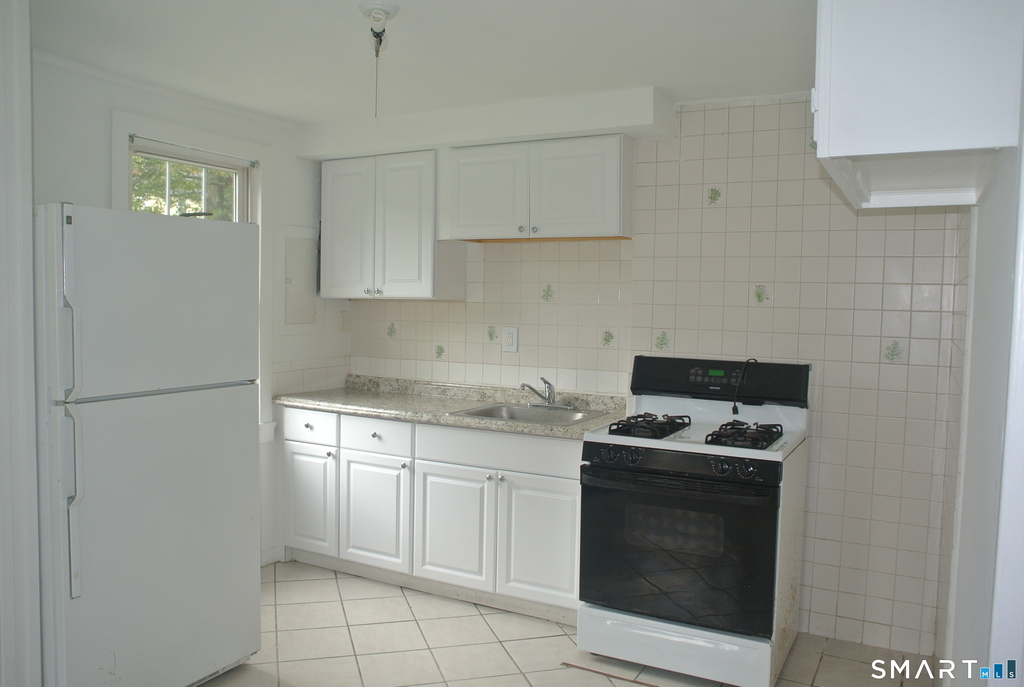28 Garden Drive - Photo 3