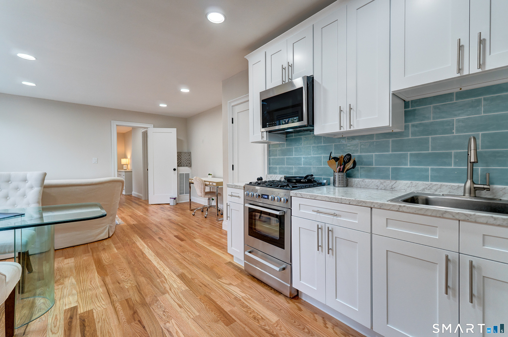 11 Lawrence Street - Photo 2