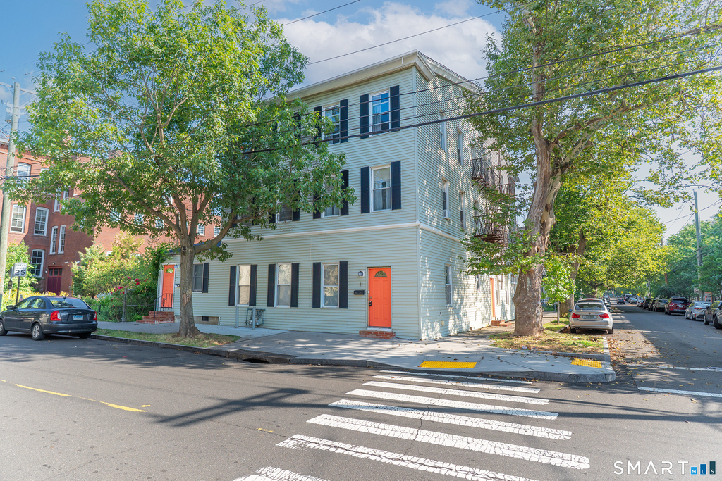 11 Lawrence Street - Photo 0