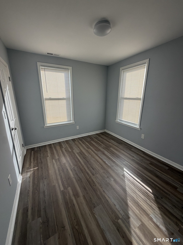 229 Newfield Avenue - Photo 3