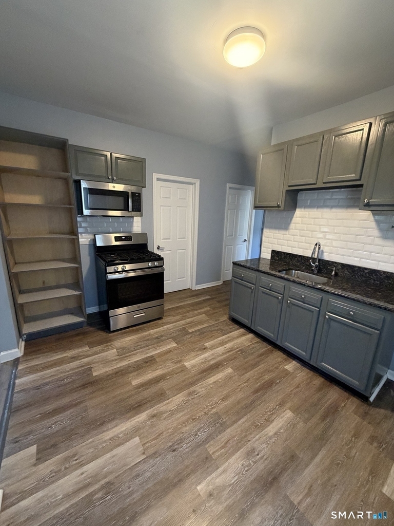 227 Newfield Avenue - Photo 3