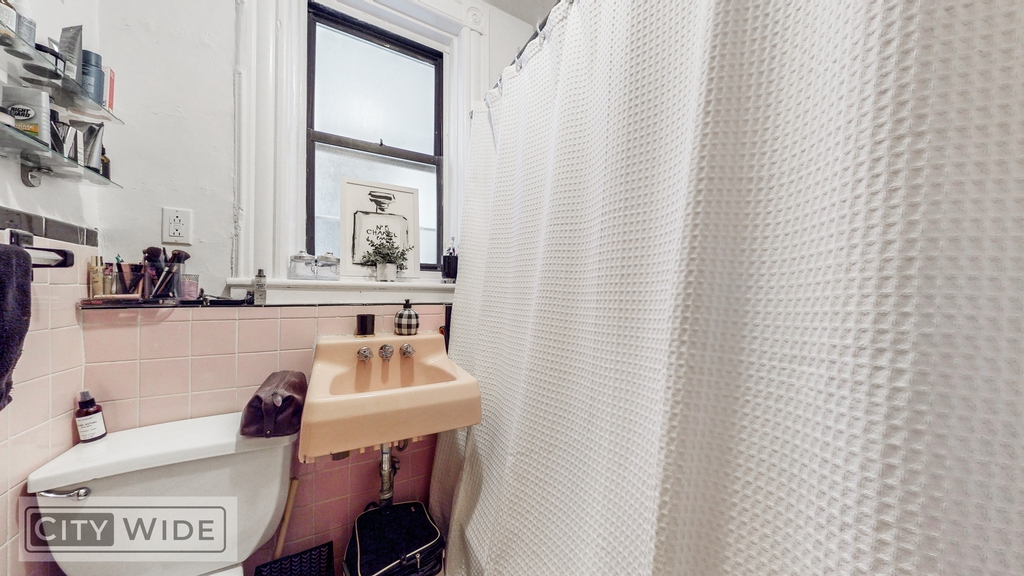 211 West 80th Street - Photo 3