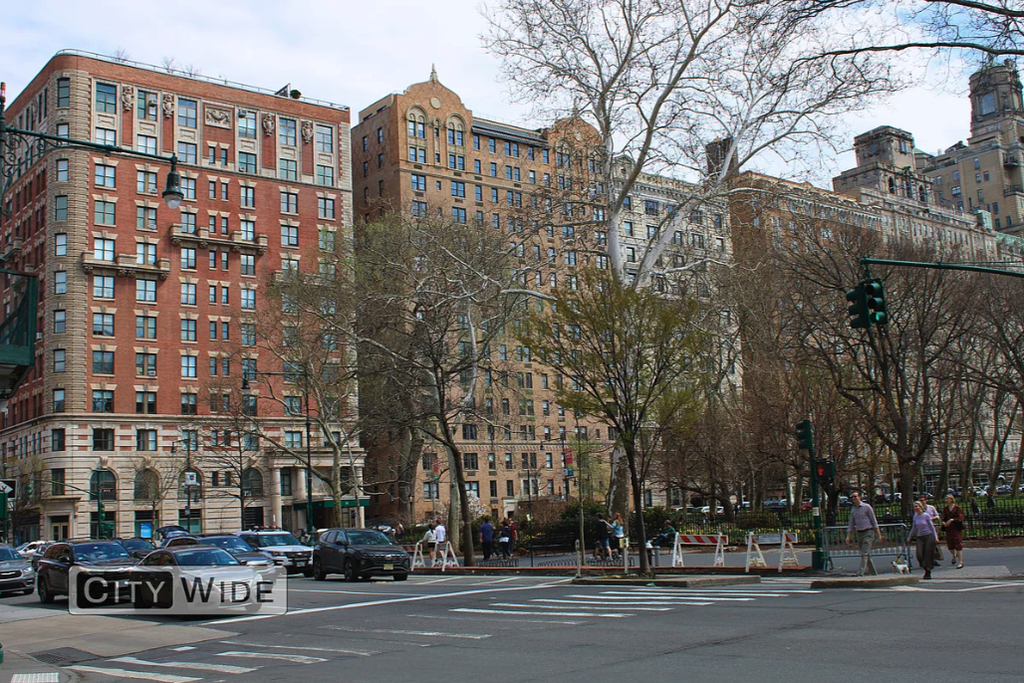 211 West 80th Street - Photo 6
