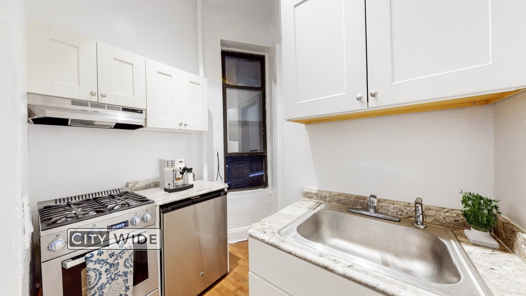 337 East 88th Street - Photo 3