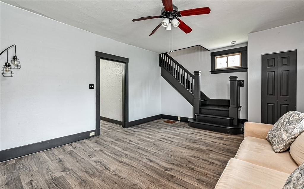 1326 Walters Ave - Photo 2