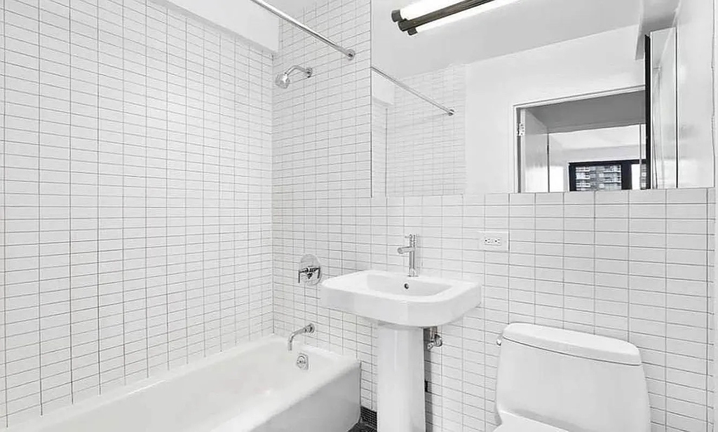 222 East 39th Street - Photo 1
