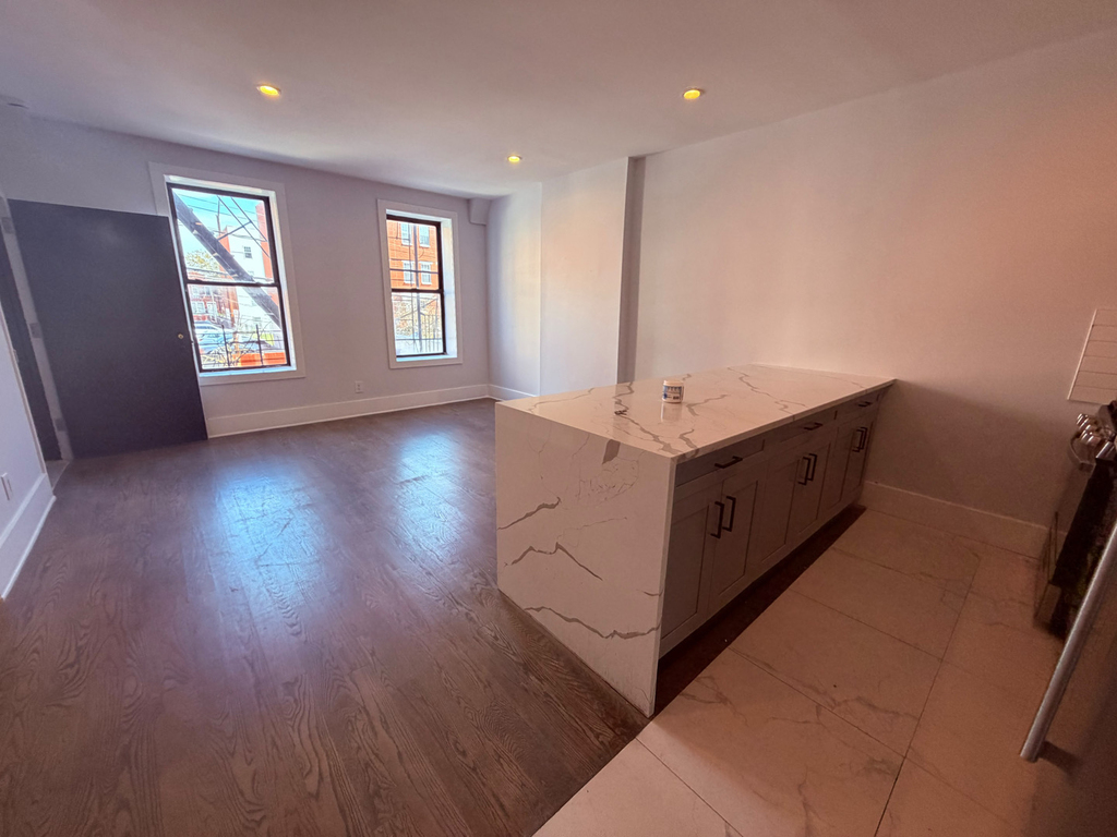 534 Vermont Street - Photo 6