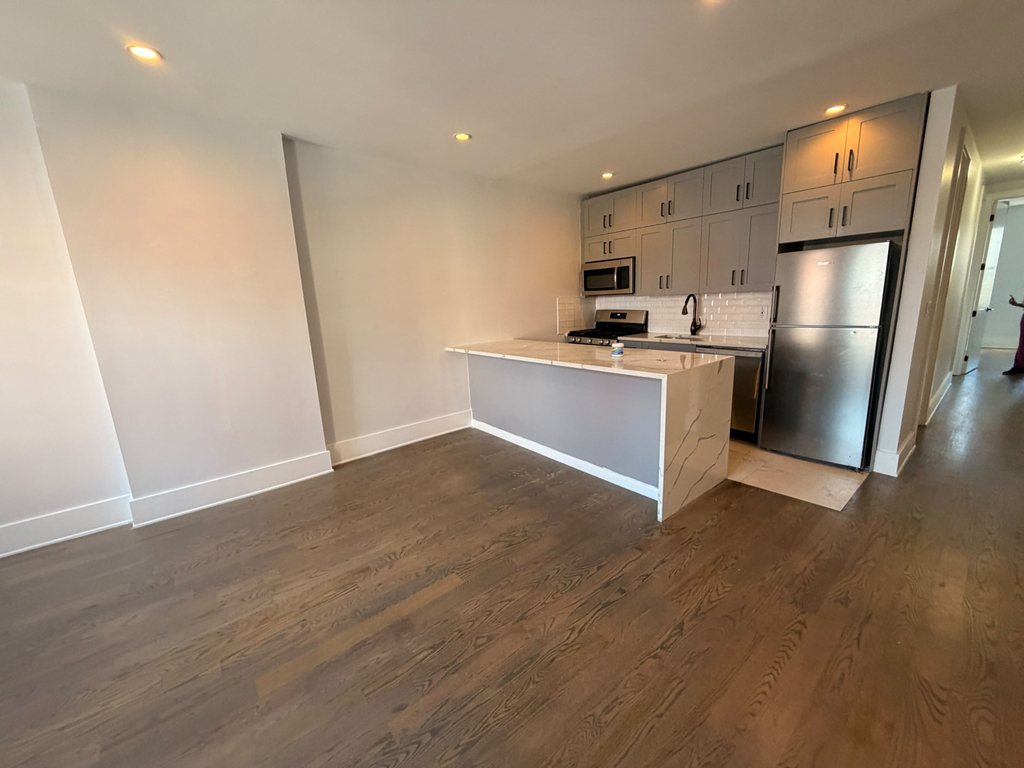534 Vermont Street - Photo 0