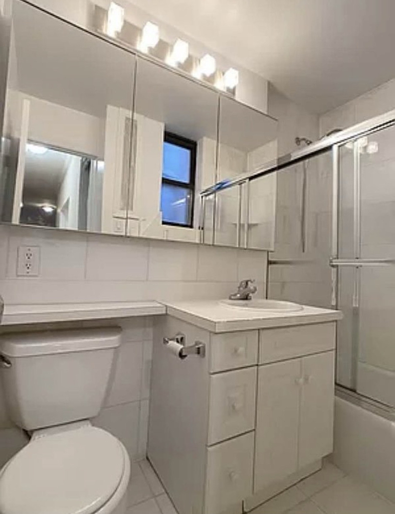 148 West 68th Street - Photo 2