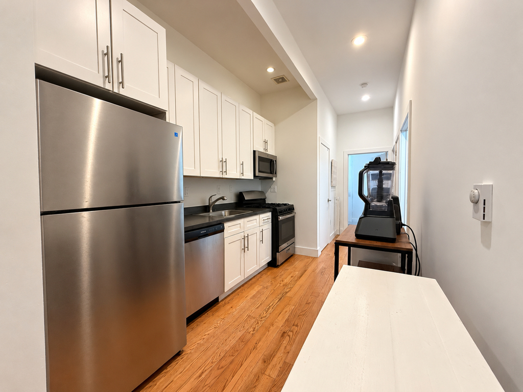 1627 Summerfield Street - Photo 5
