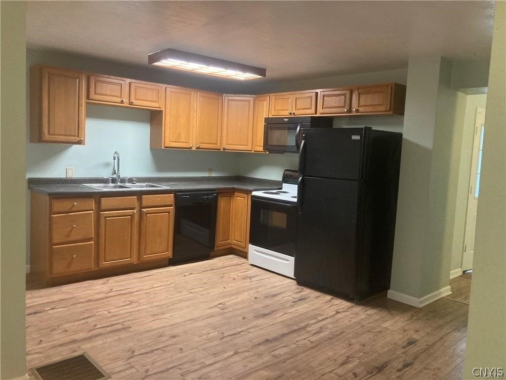 313 High Street - Photo 2