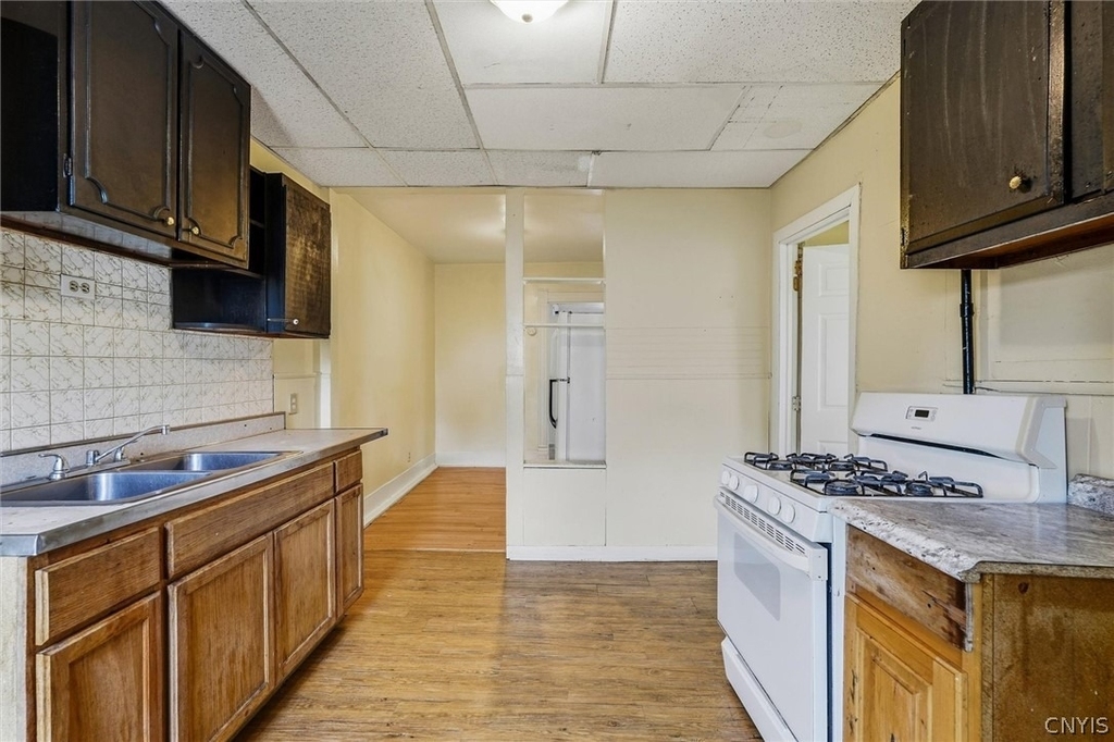 217 Grand Avenue - Photo 14