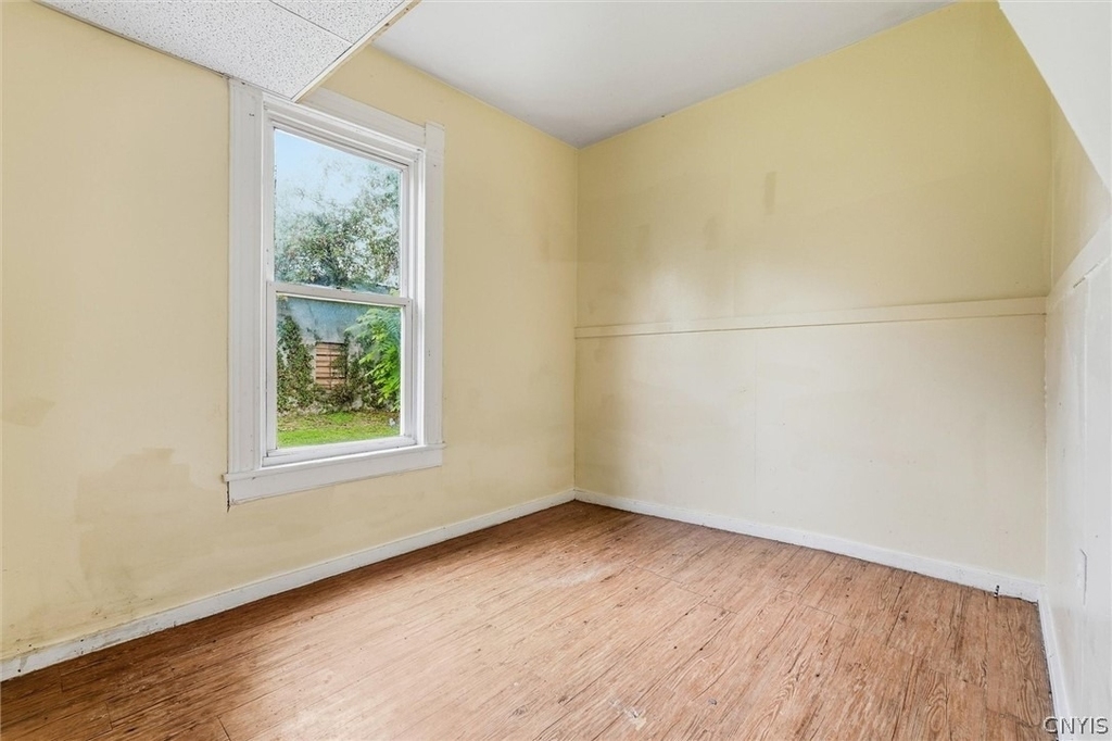 217 Grand Avenue - Photo 8
