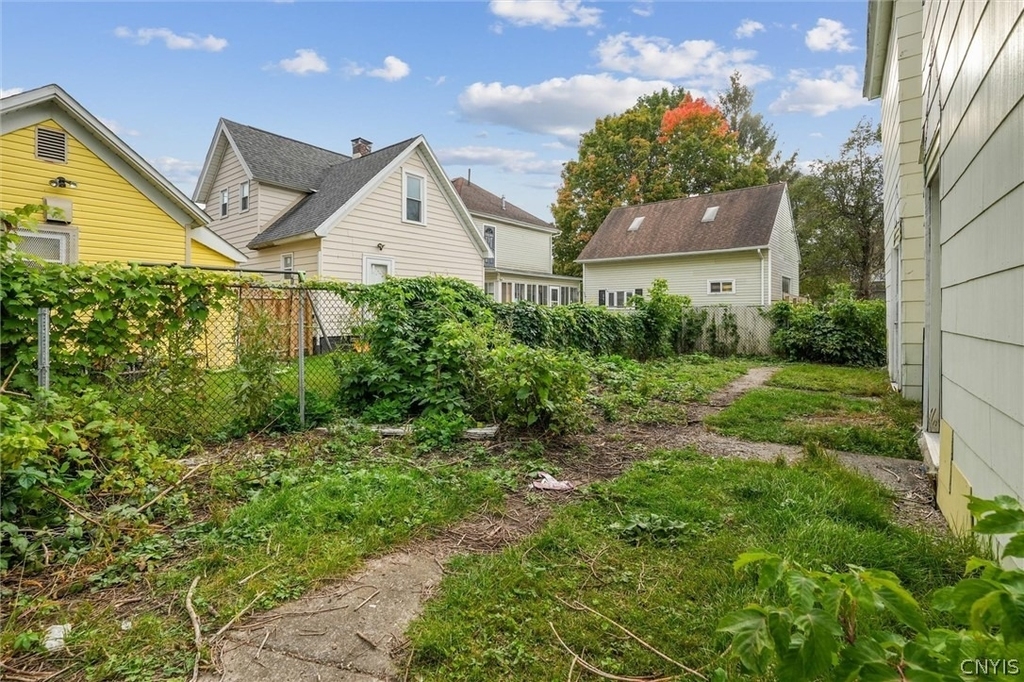 217 Grand Avenue - Photo 17