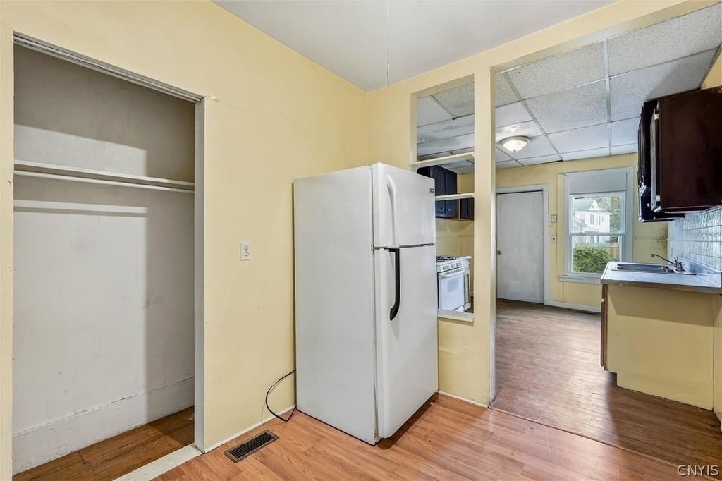 217 Grand Avenue - Photo 10