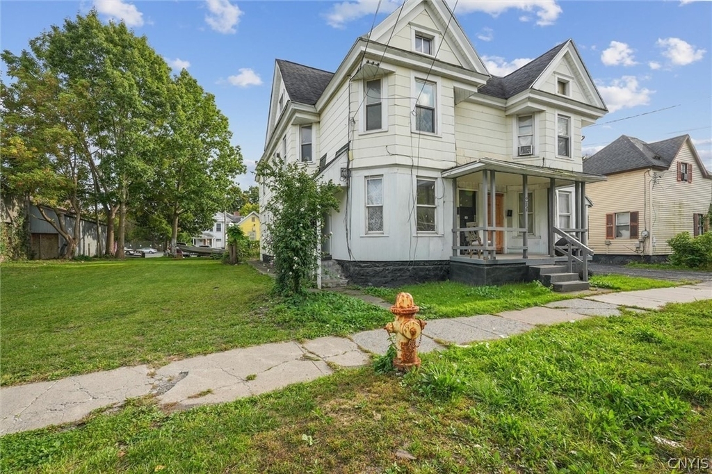 217 Grand Avenue - Photo 0