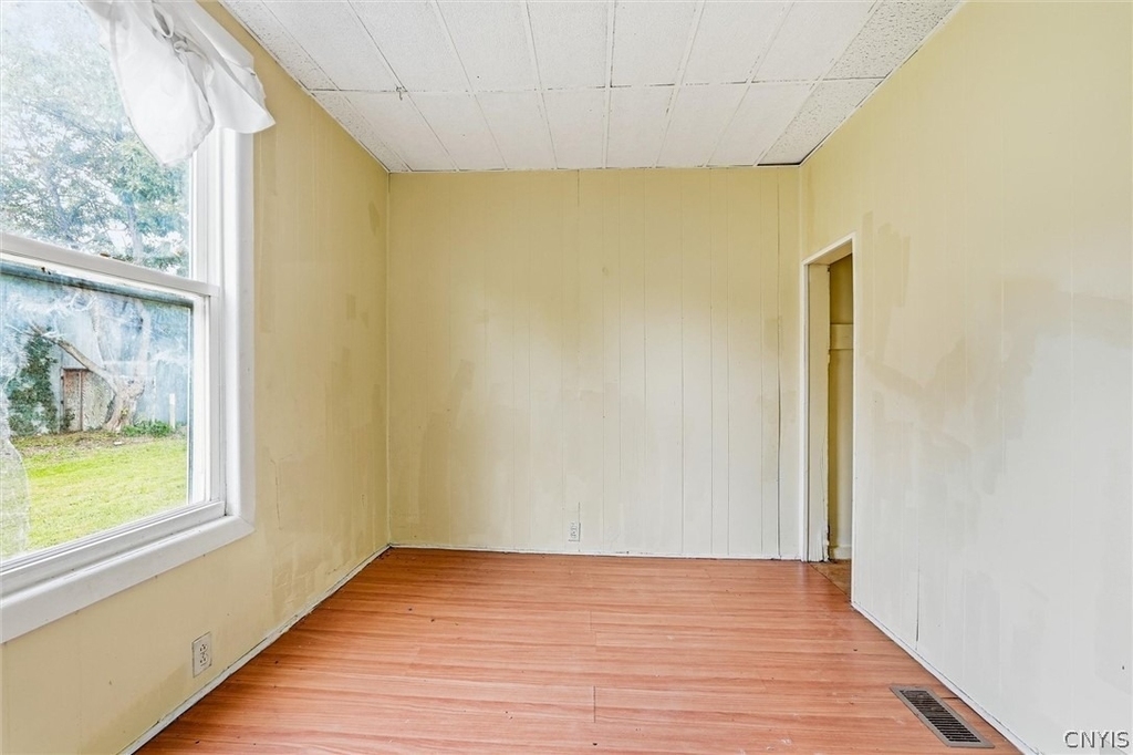 217 Grand Avenue - Photo 7