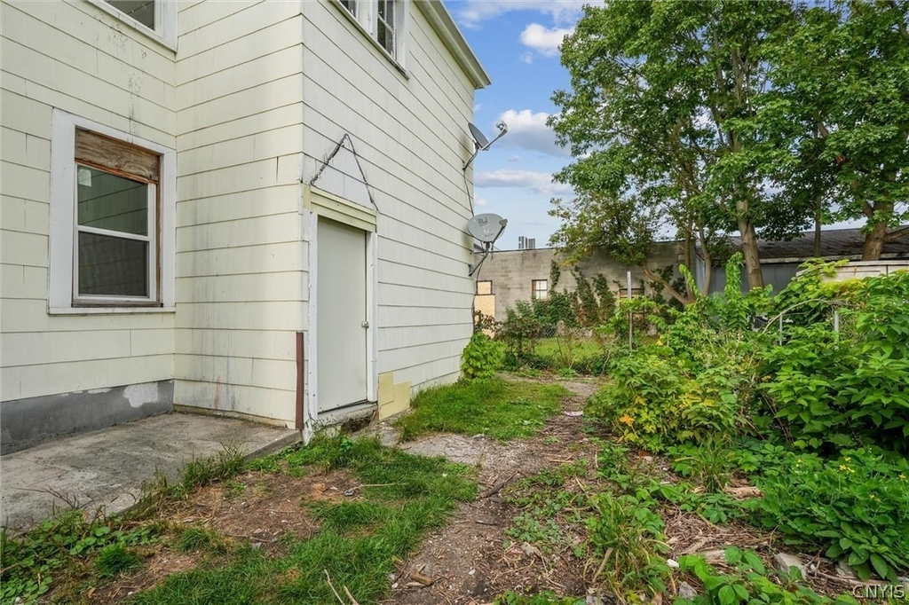 217 Grand Avenue - Photo 18