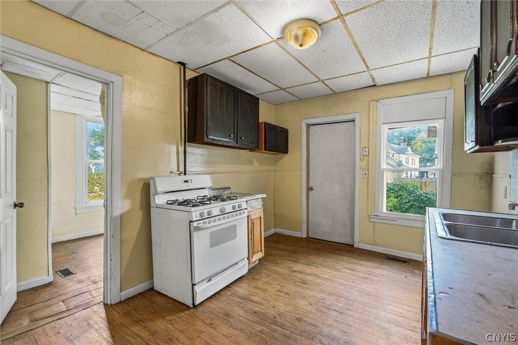 217 Grand Avenue - Photo 12