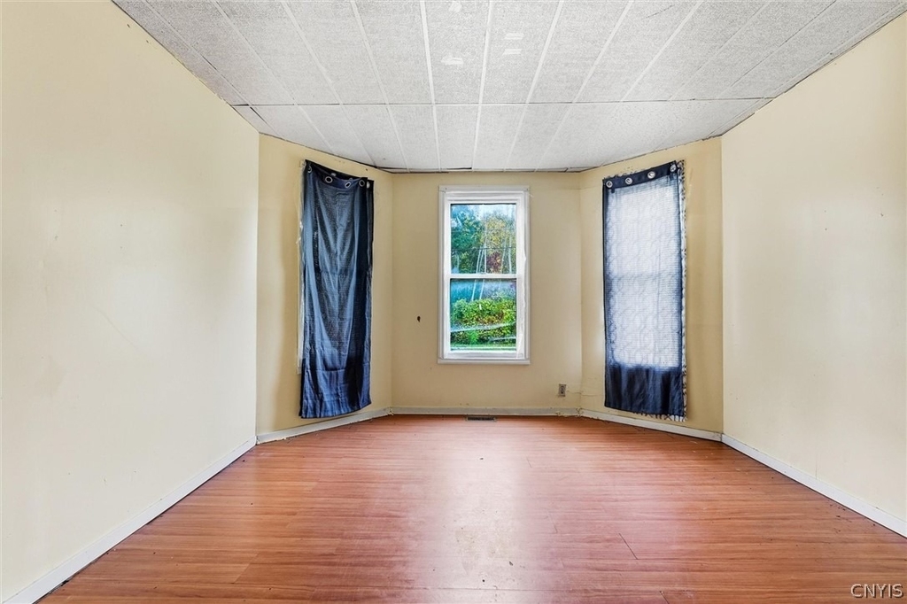 217 Grand Avenue - Photo 5