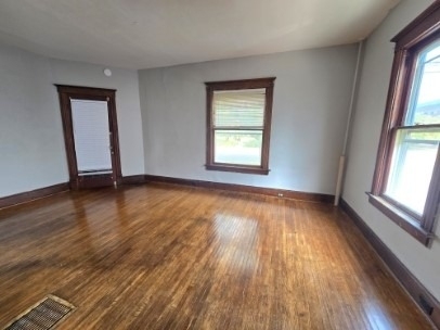 255 West North Street - Photo 2