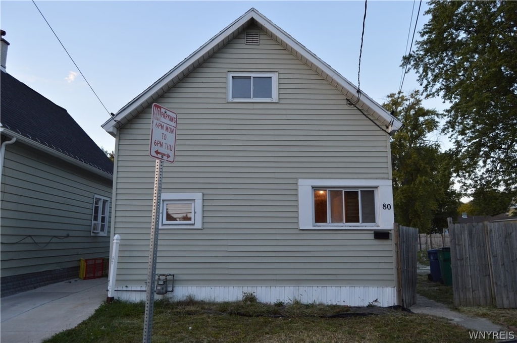 80 Vanderbilt Street - Photo 0