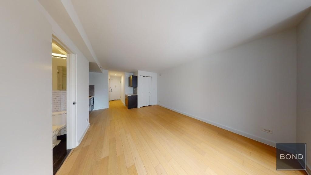 East 39th Street - Photo 1