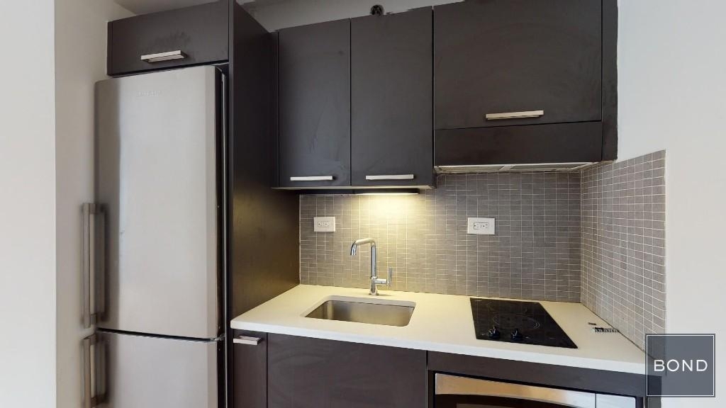 East 39th Street - Photo 2