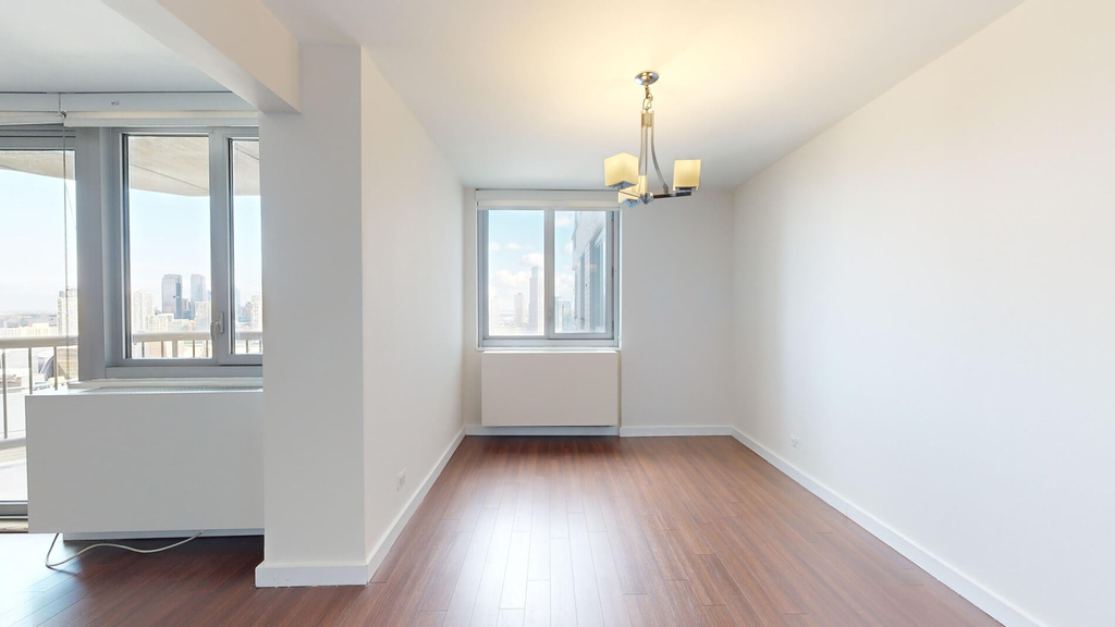 401 E 34th St - Photo 3