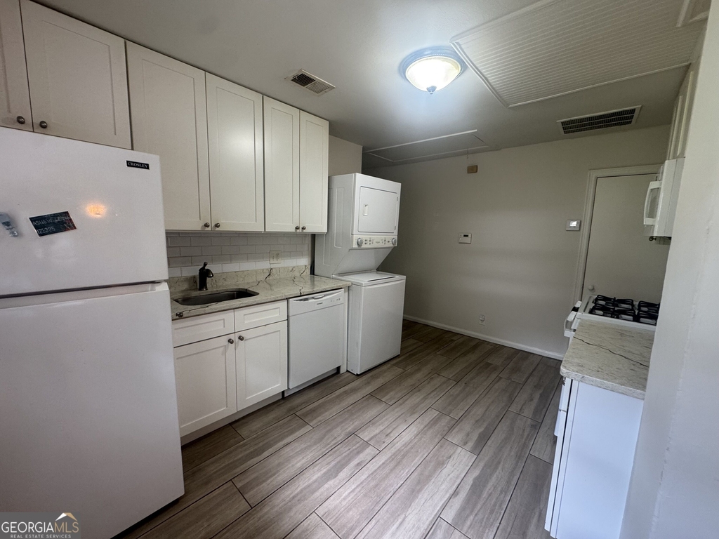 2178 Rugby Avenue - Photo 2