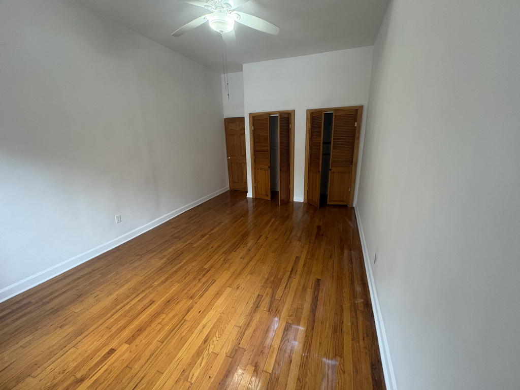 75th Street/1st Avenue  - Photo 4