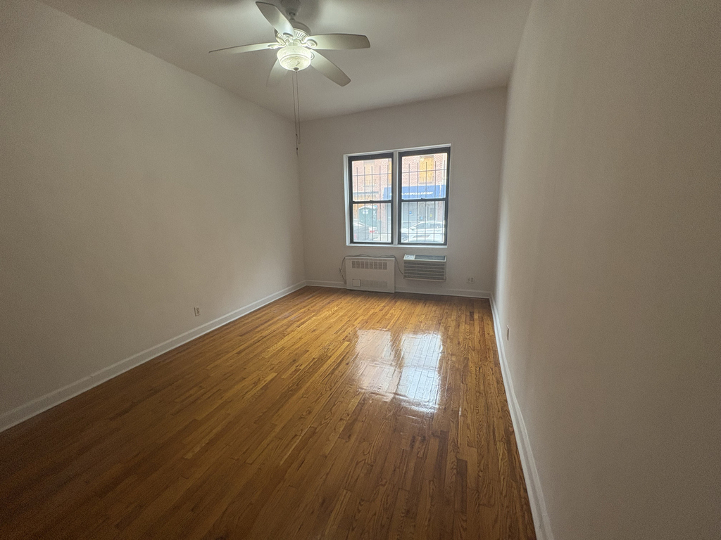 75th Street/1st Avenue  - Photo 3