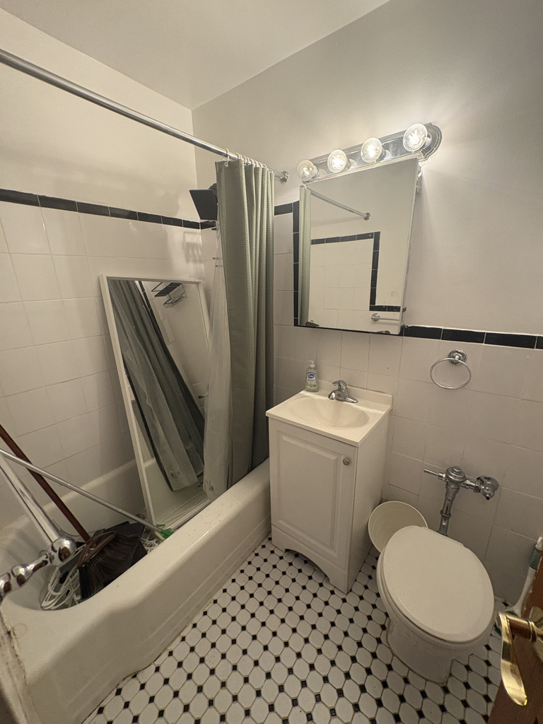 75th Street/1st Avenue  - Photo 7