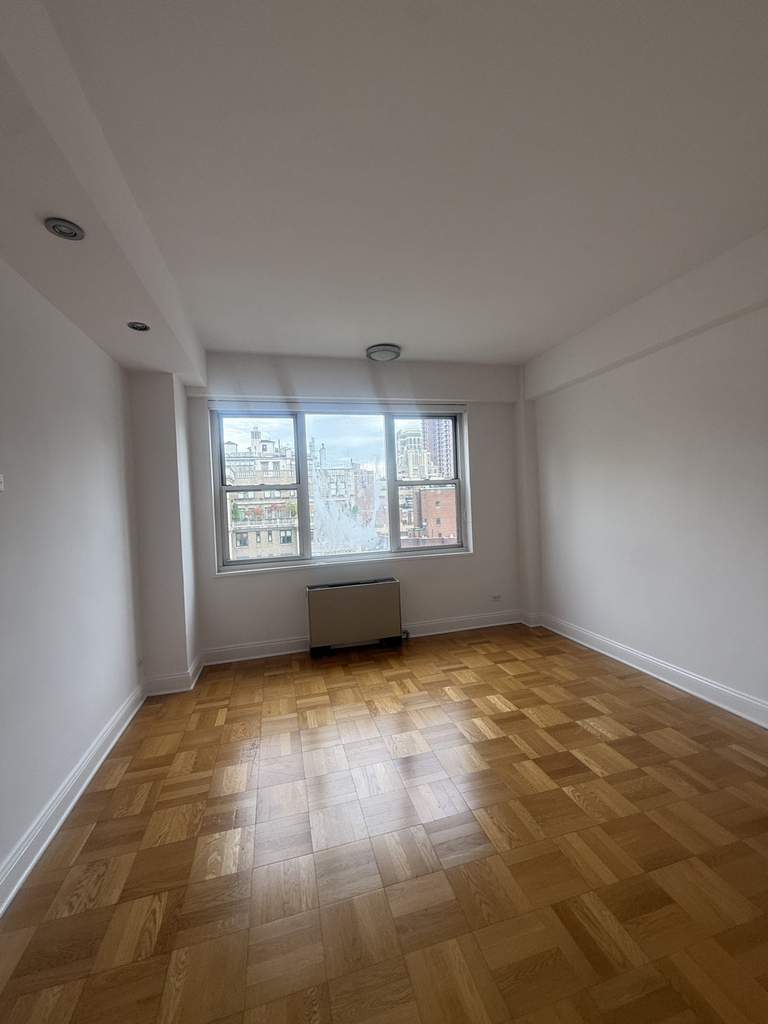 7 East 86th Street - Photo 16