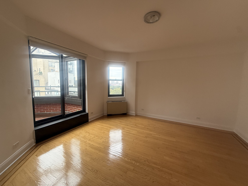 7 East 86th Street - Photo 2