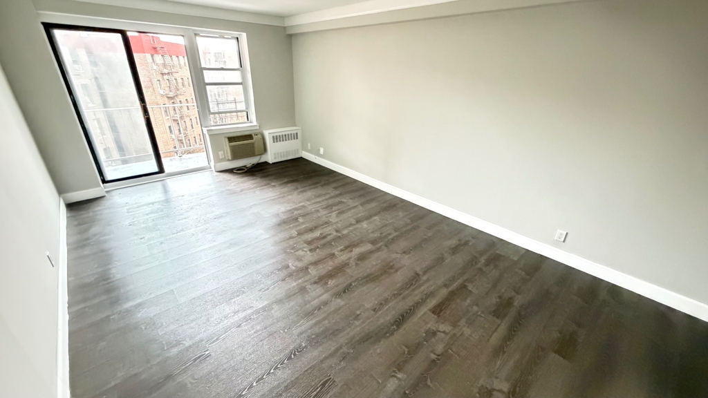 83-33 118th Street - Photo 7