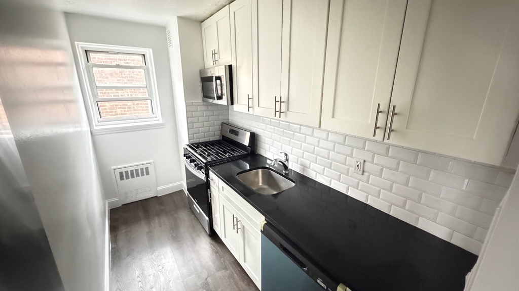 83-33 118th Street - Photo 1