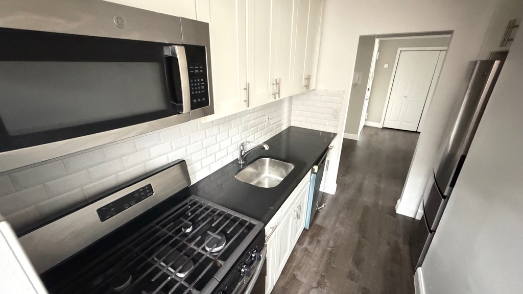 83-33 118th Street - Photo 4