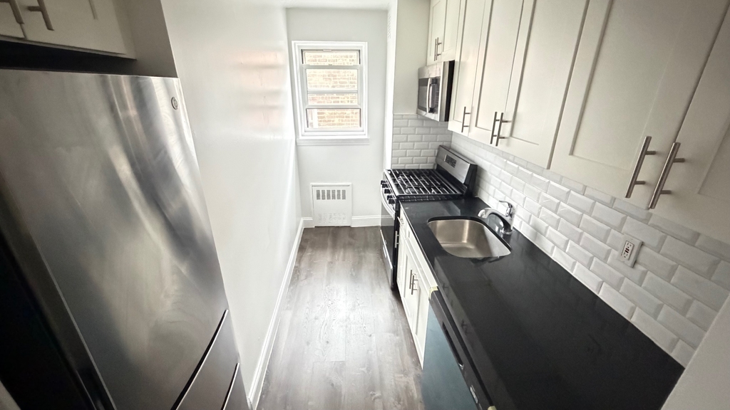 83-33 118th Street - Photo 3