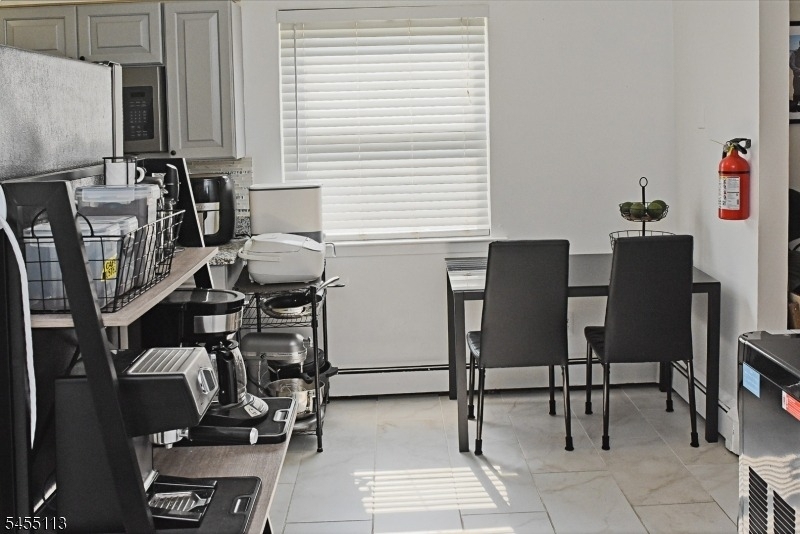195 N Beverwyck Rd - Photo 4