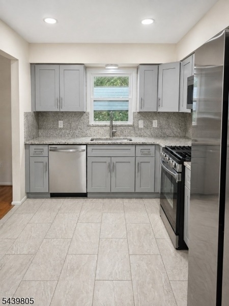 920 Everts Ave - Photo 1
