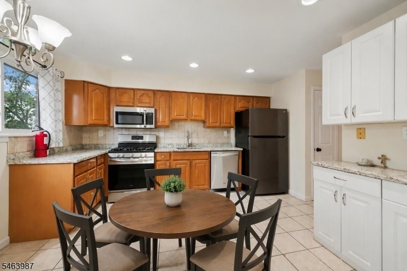 662 Marshall Rd - Photo 2