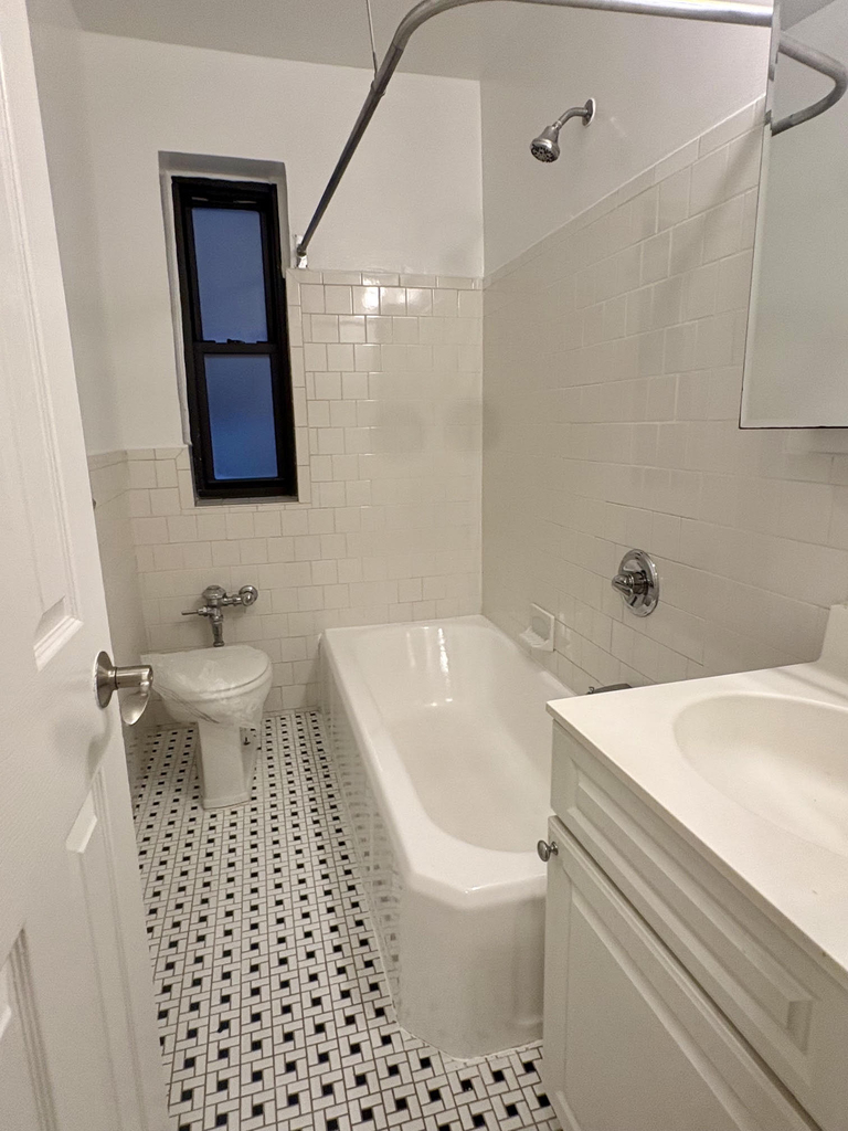 East 24th Street - Photo 4
