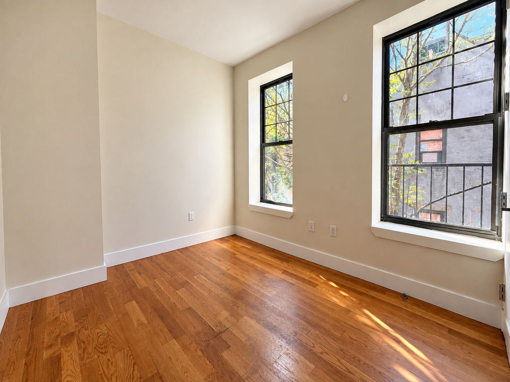 42 Malcolm X Boulevard - Photo 4