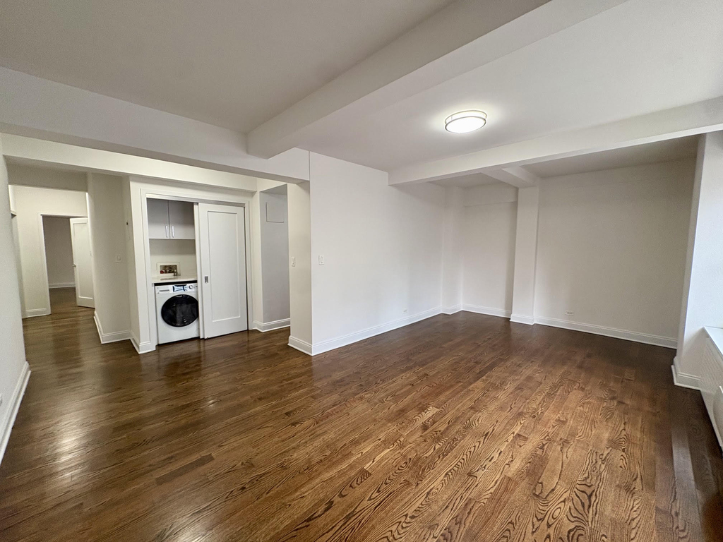 East 57th Street - Photo 2